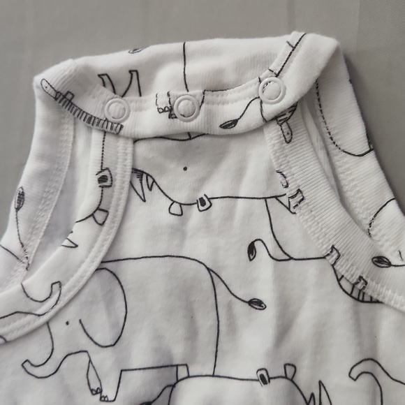 Onsie - Picture 3 of 4